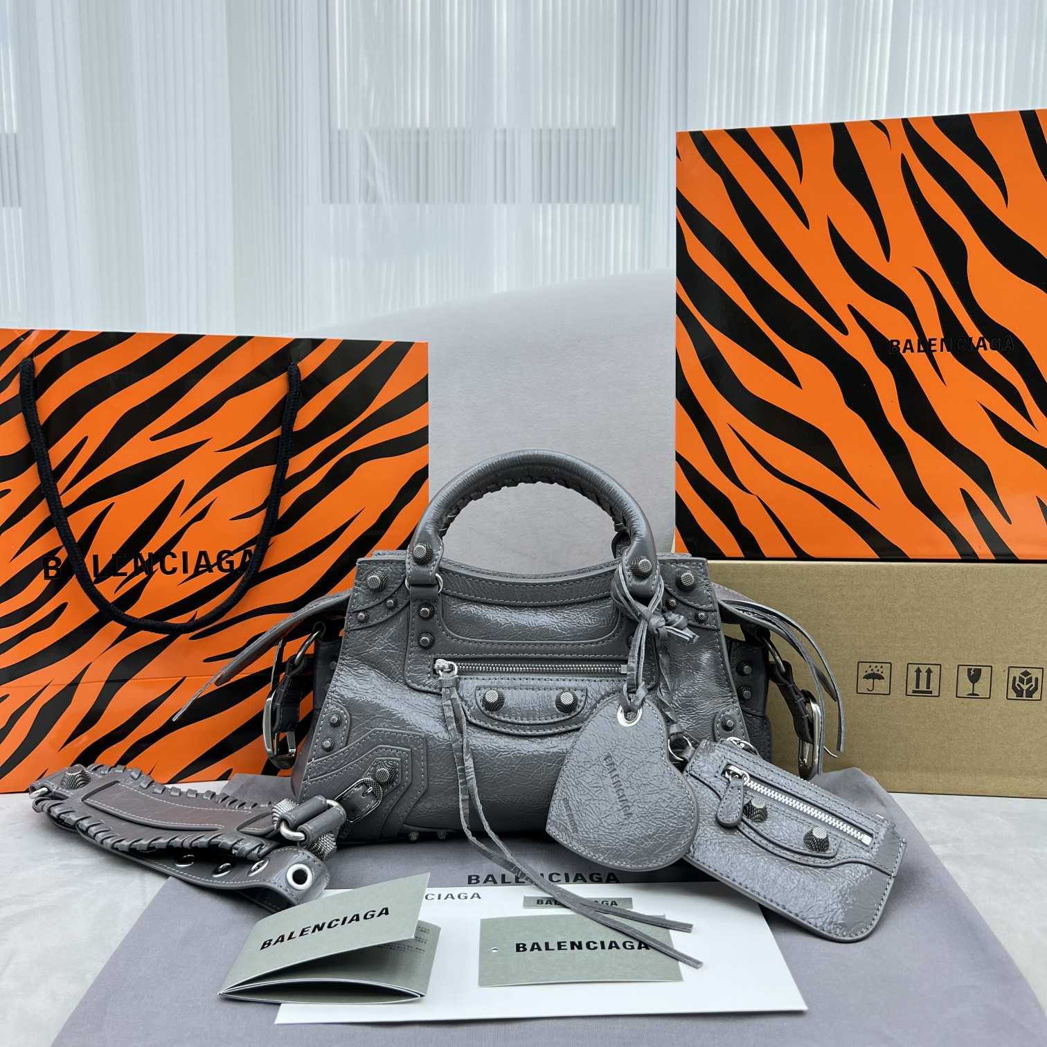 Balenciaga Neo Cagole Xs Shoulder Bag (26x13x18cm) - DopestKickz