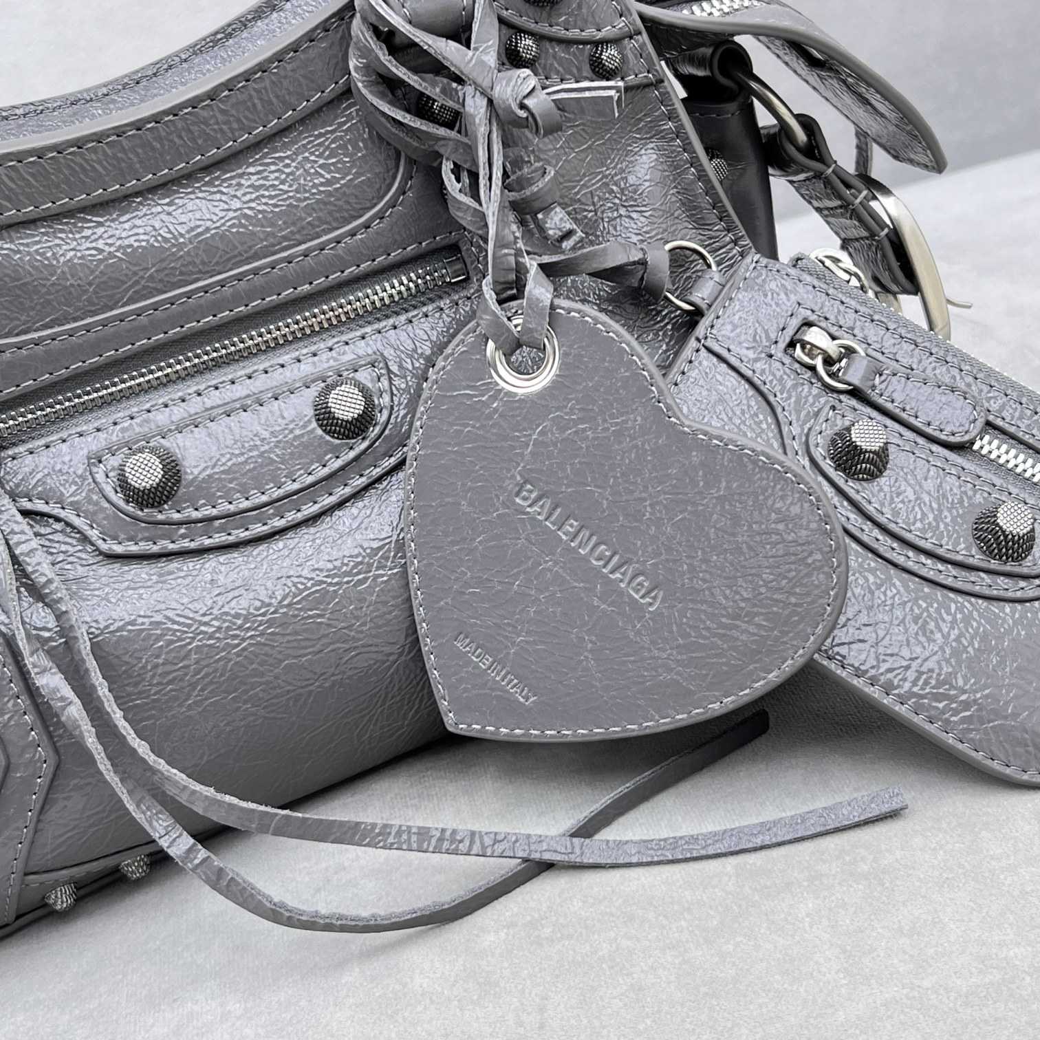 Balenciaga Neo Cagole Xs Shoulder Bag (26x13x18cm) - DopestKickz