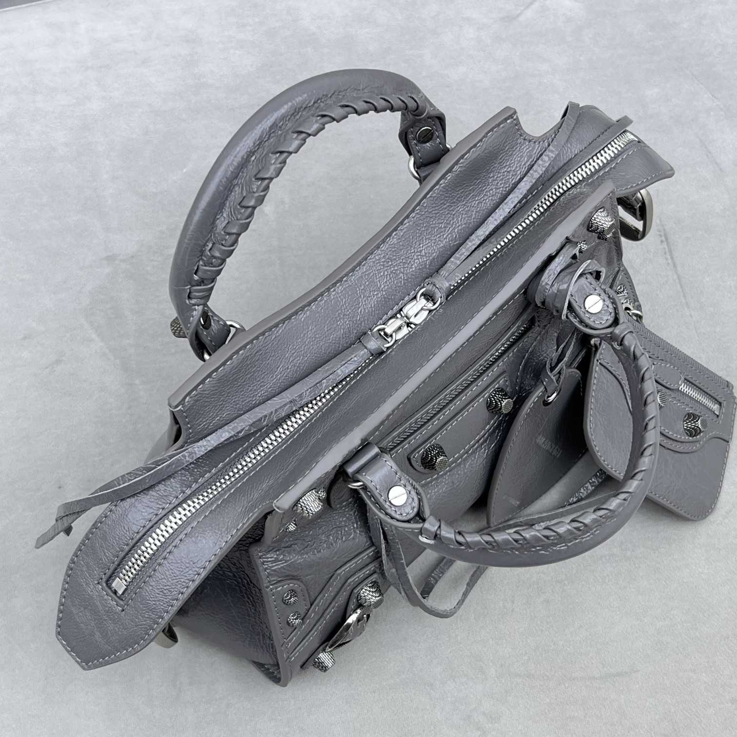 Balenciaga Neo Cagole Xs Shoulder Bag (26x13x18cm) - DopestKickz