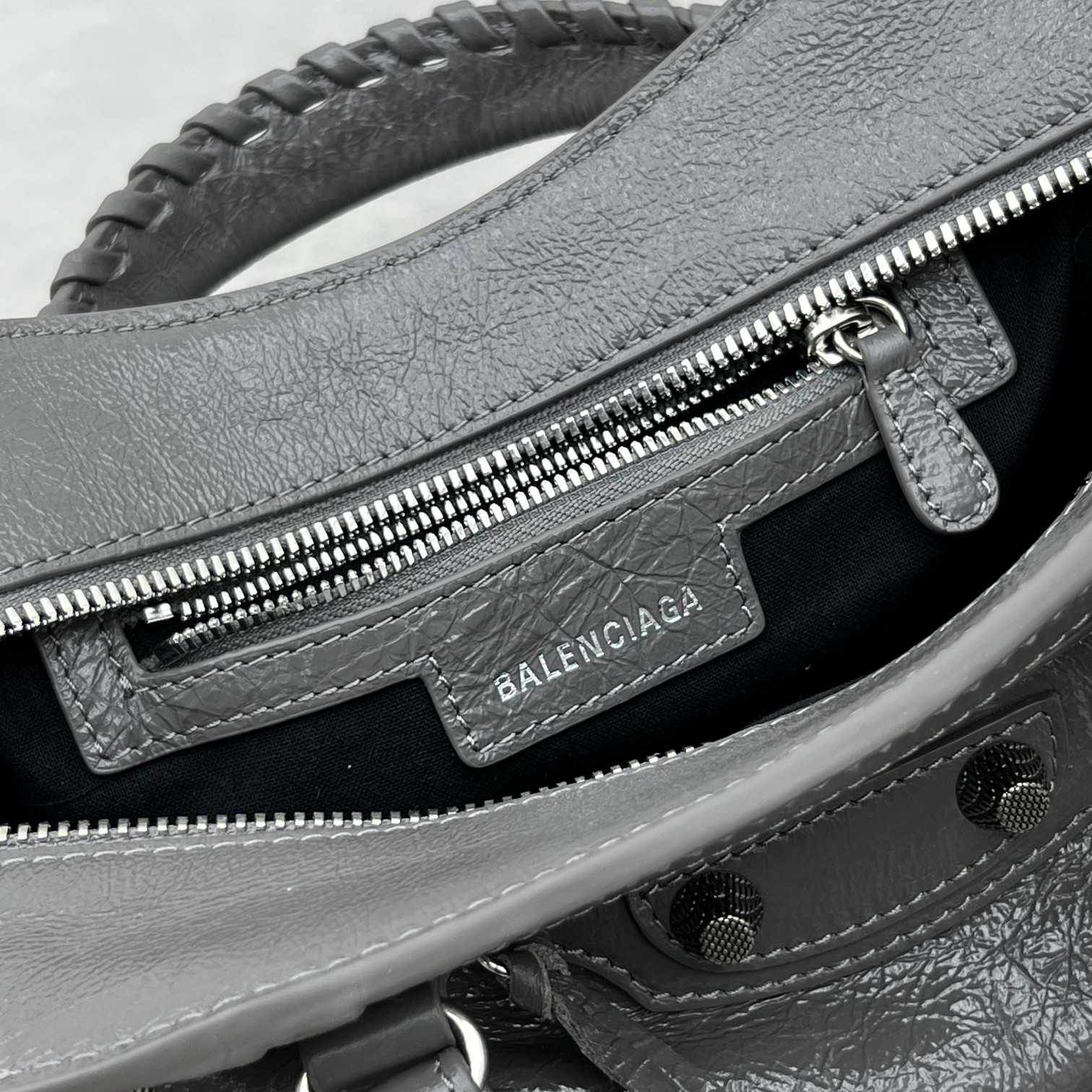 Balenciaga Neo Cagole Xs Shoulder Bag (26x13x18cm) - DopestKickz
