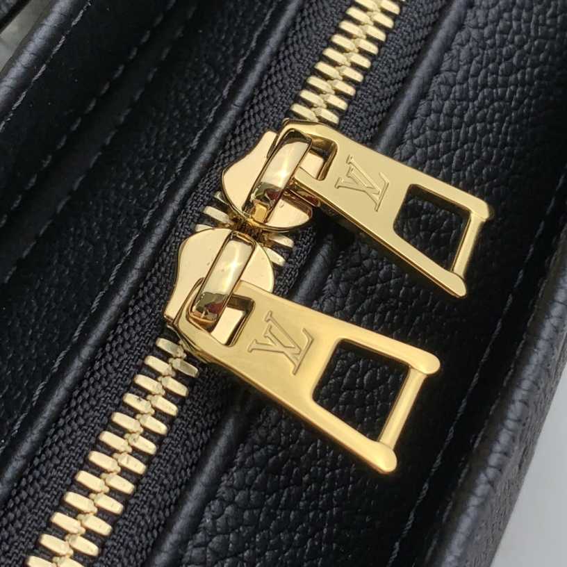Louis Vuitton OnTheGo East West  (25-13-10 cm) M23640 - DopestKickz