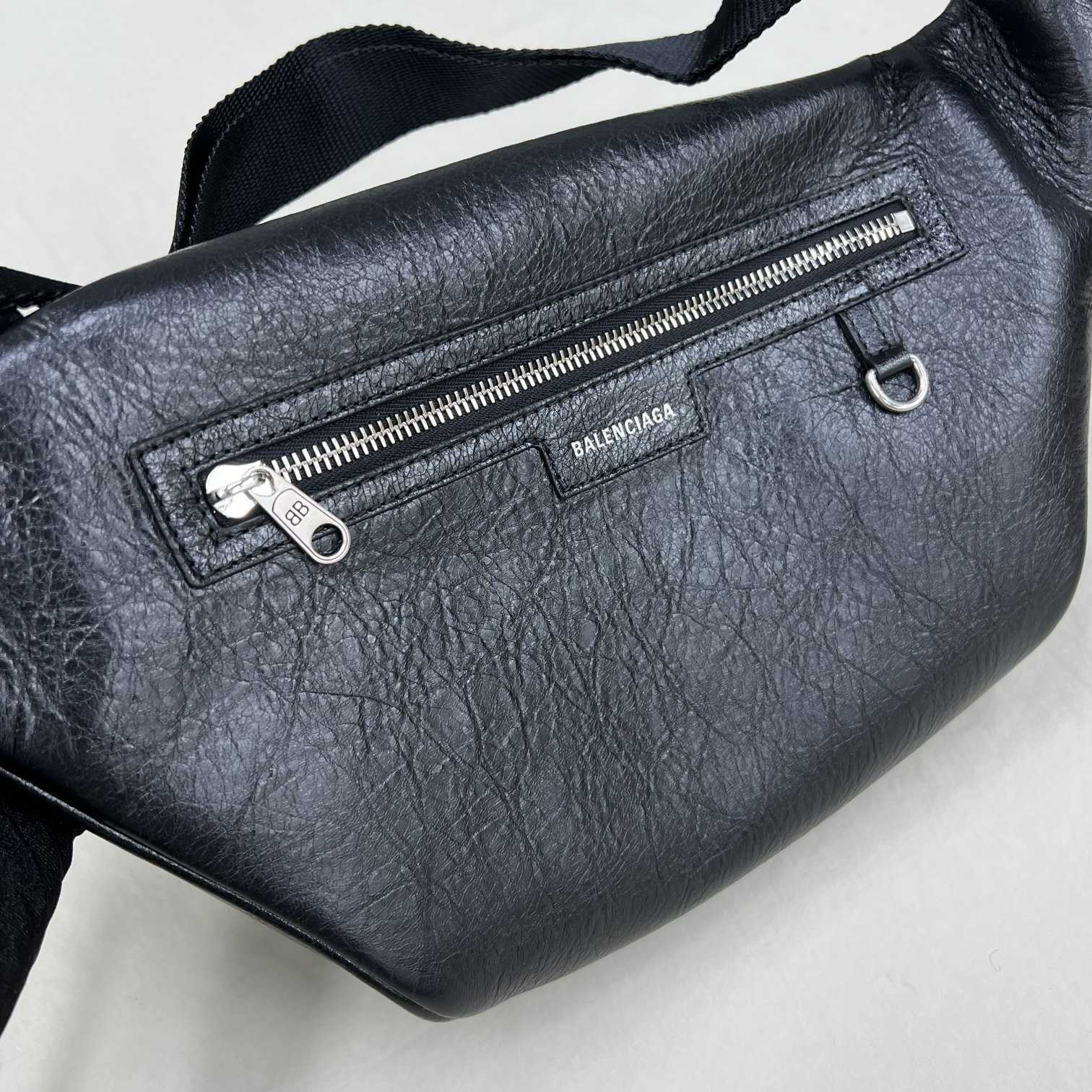 Balenciaga Superbusy Beltpack In Black - DopestKickz