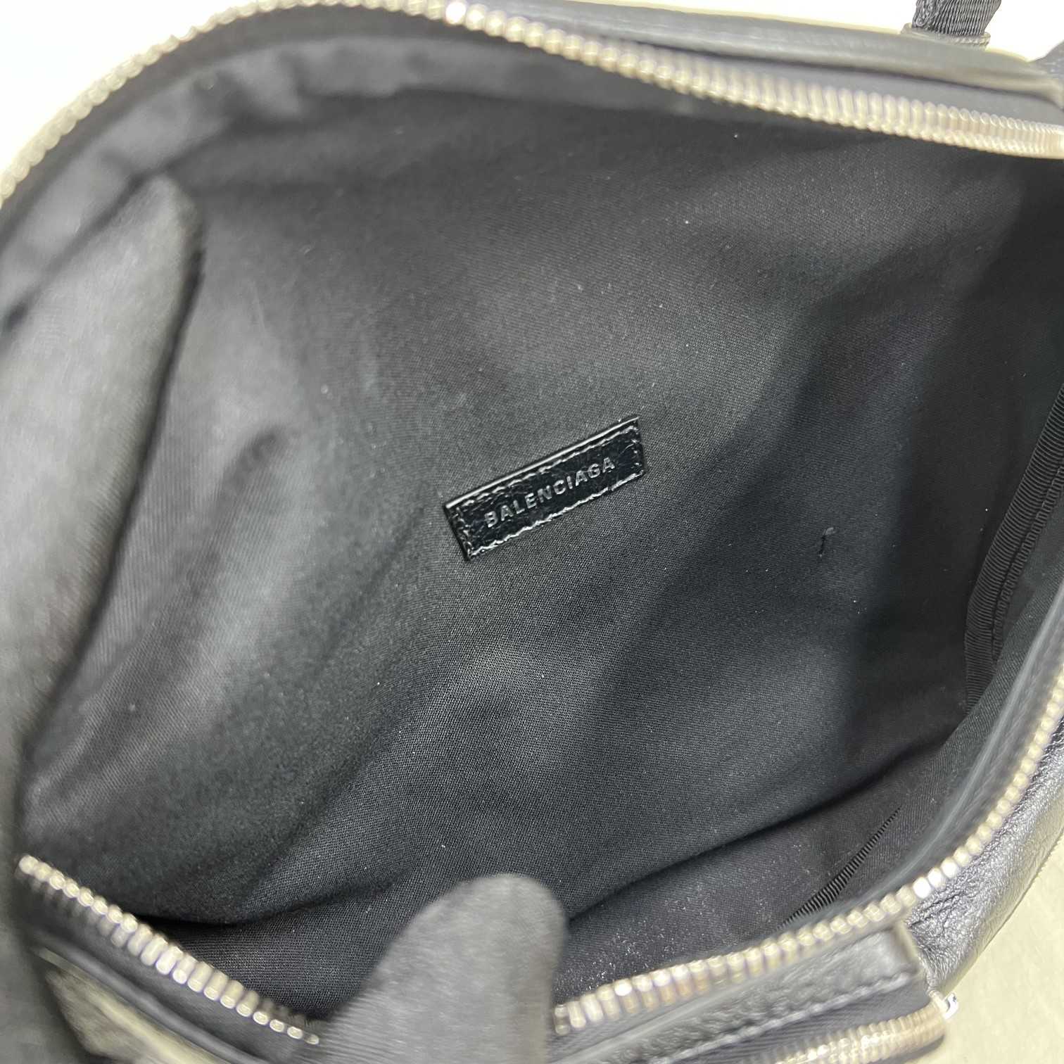 Balenciaga Superbusy Beltpack In Black - DopestKickz