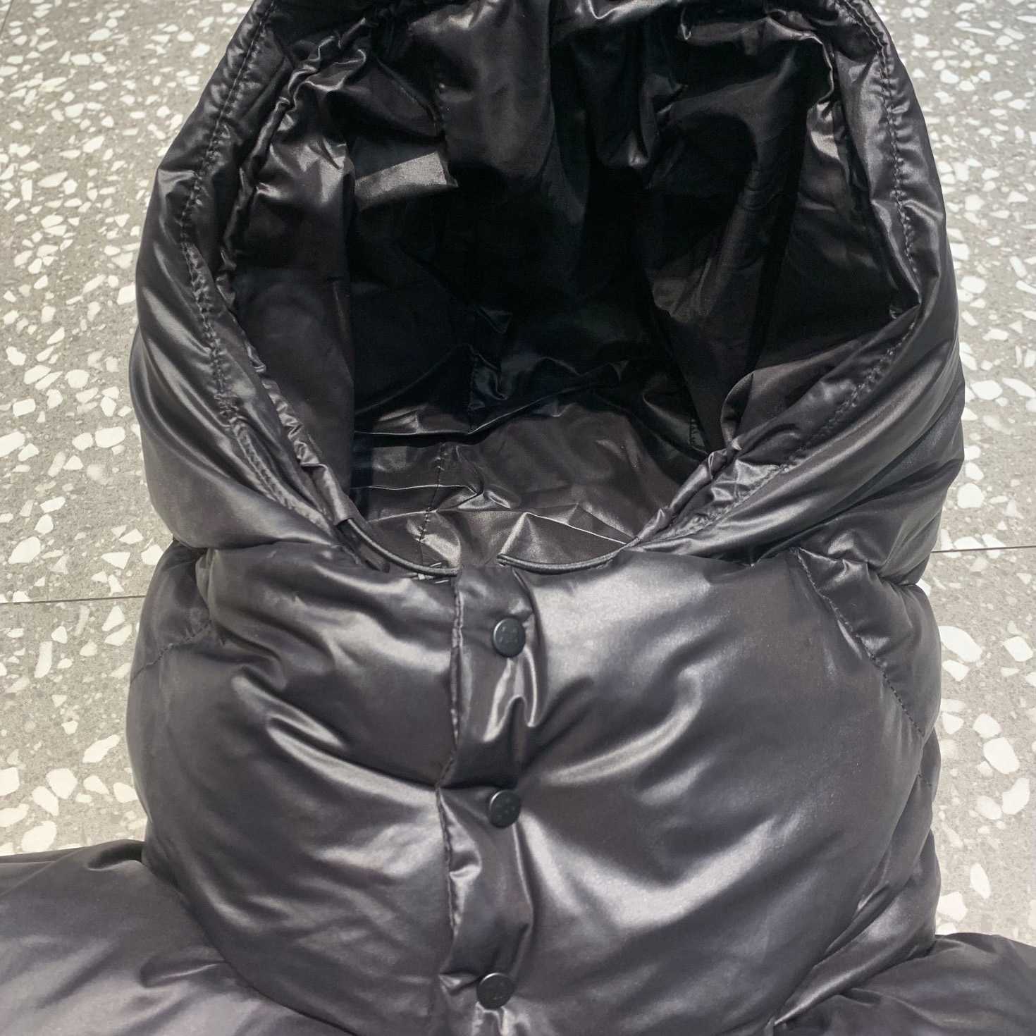 Moncler Yonne Short Down Jacket - DopestKickz