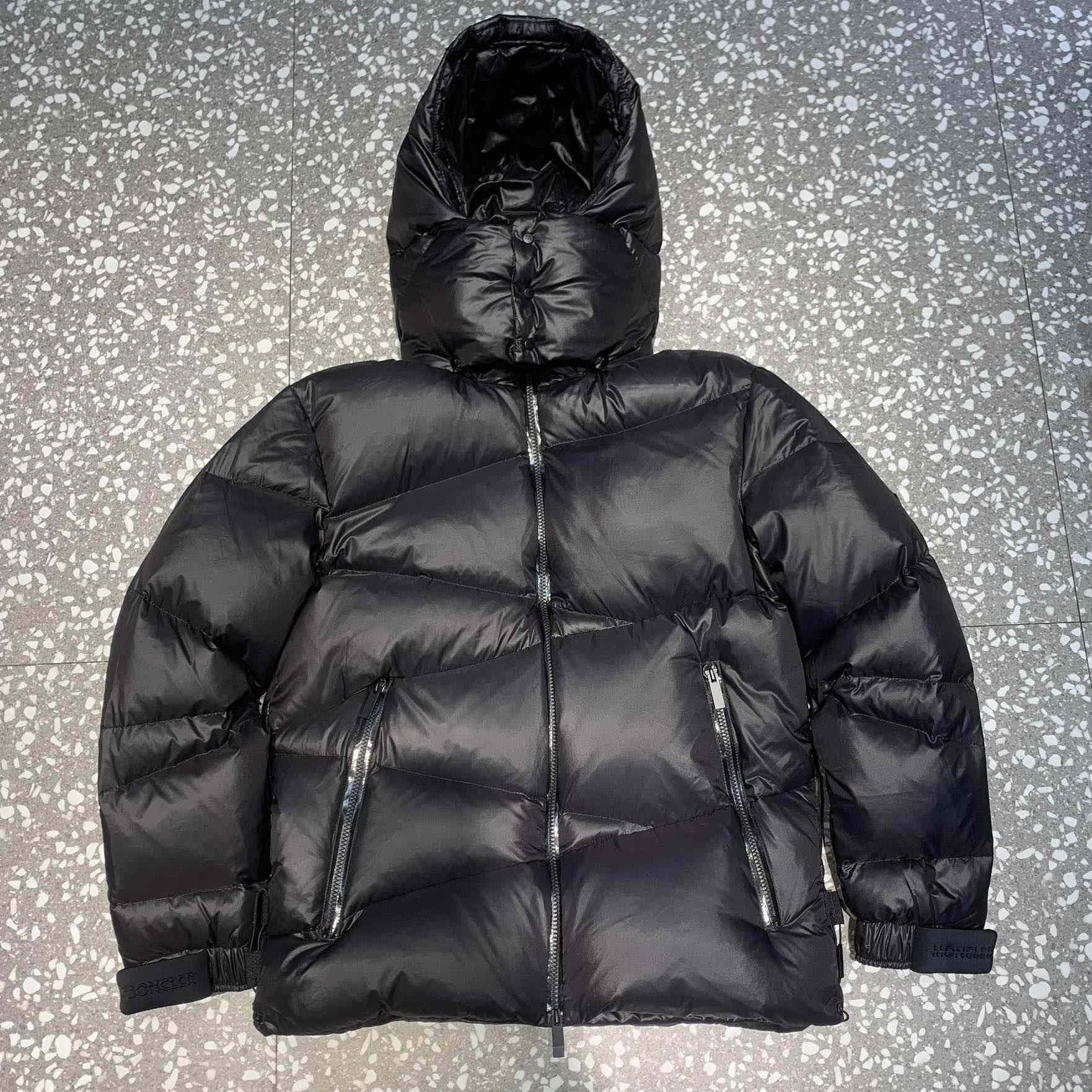 Moncler Yonne Short Down Jacket - DopestKickz