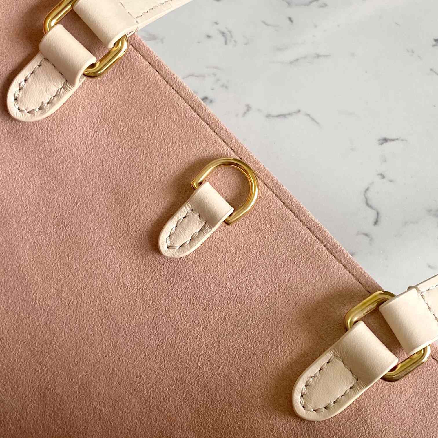 Louis Vuitton OnTheGo MM (35x27x14CM)  M21575 - DopestKickz