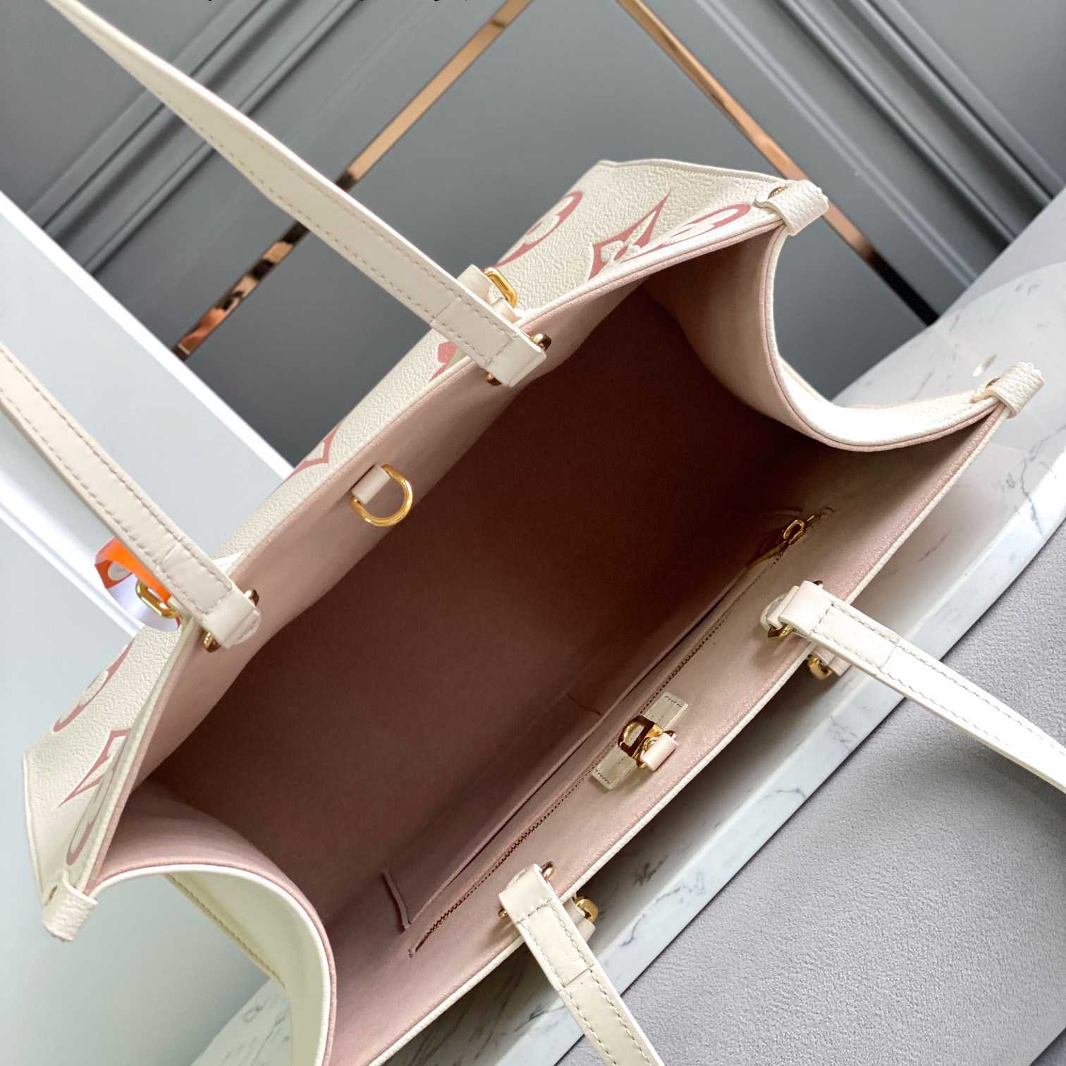 Louis Vuitton OnTheGo MM (35x27x14CM)  M21575 - DopestKickz