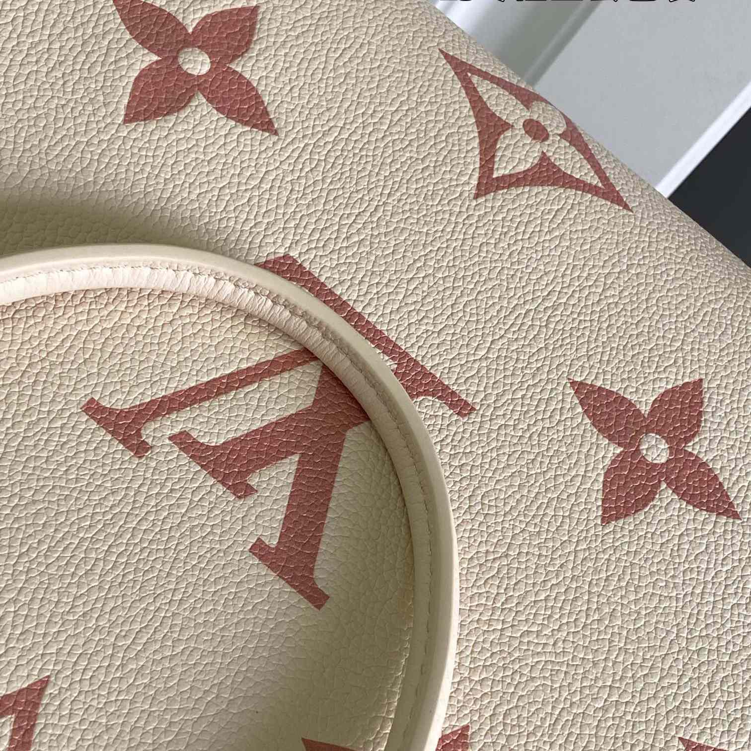 Louis Vuitton OnTheGo MM (35x27x14CM)  M21575 - DopestKickz