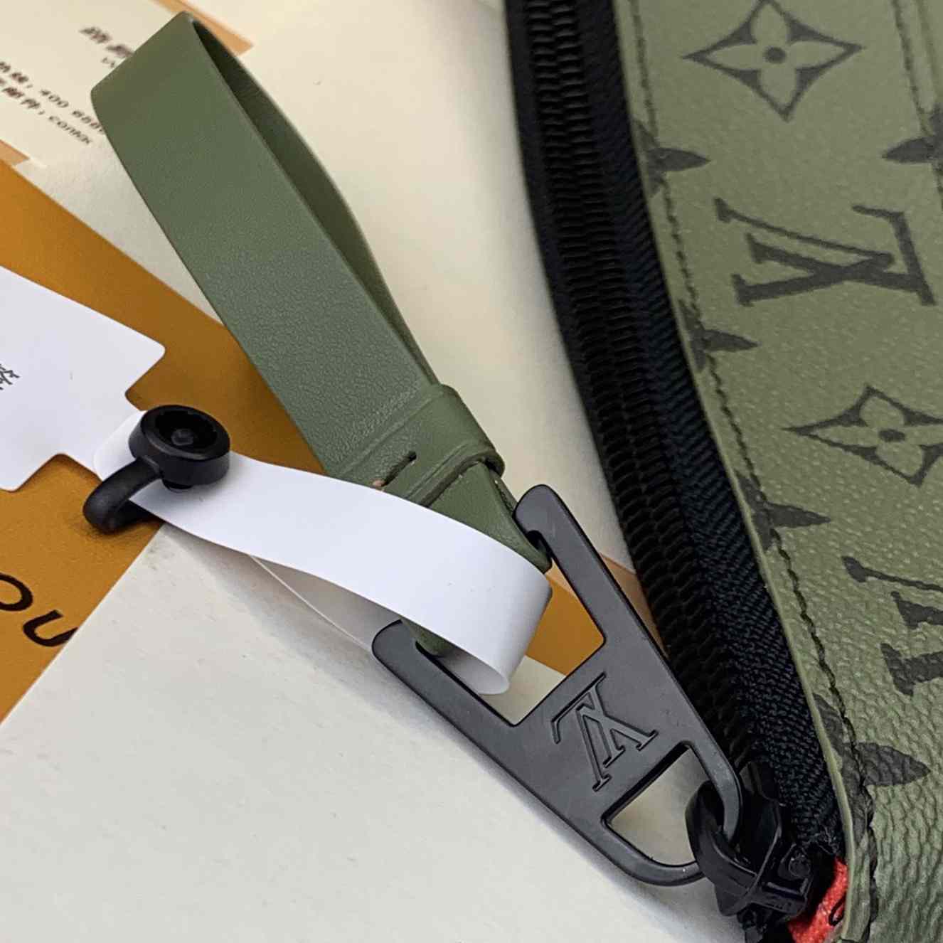 Louis Vuitton Pochette Voyage Souple (32 x 21 x 8cm)M82800 - DopestKickz