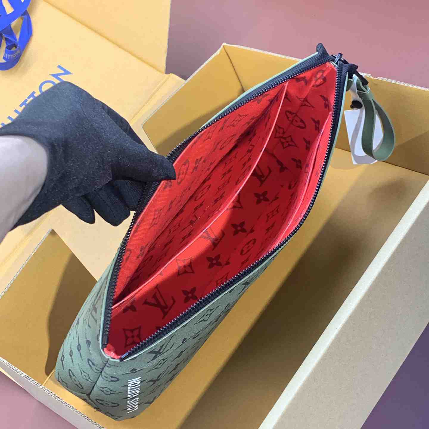 Louis Vuitton Pochette Voyage Souple (32 x 21 x 8cm)M82800 - DopestKickz