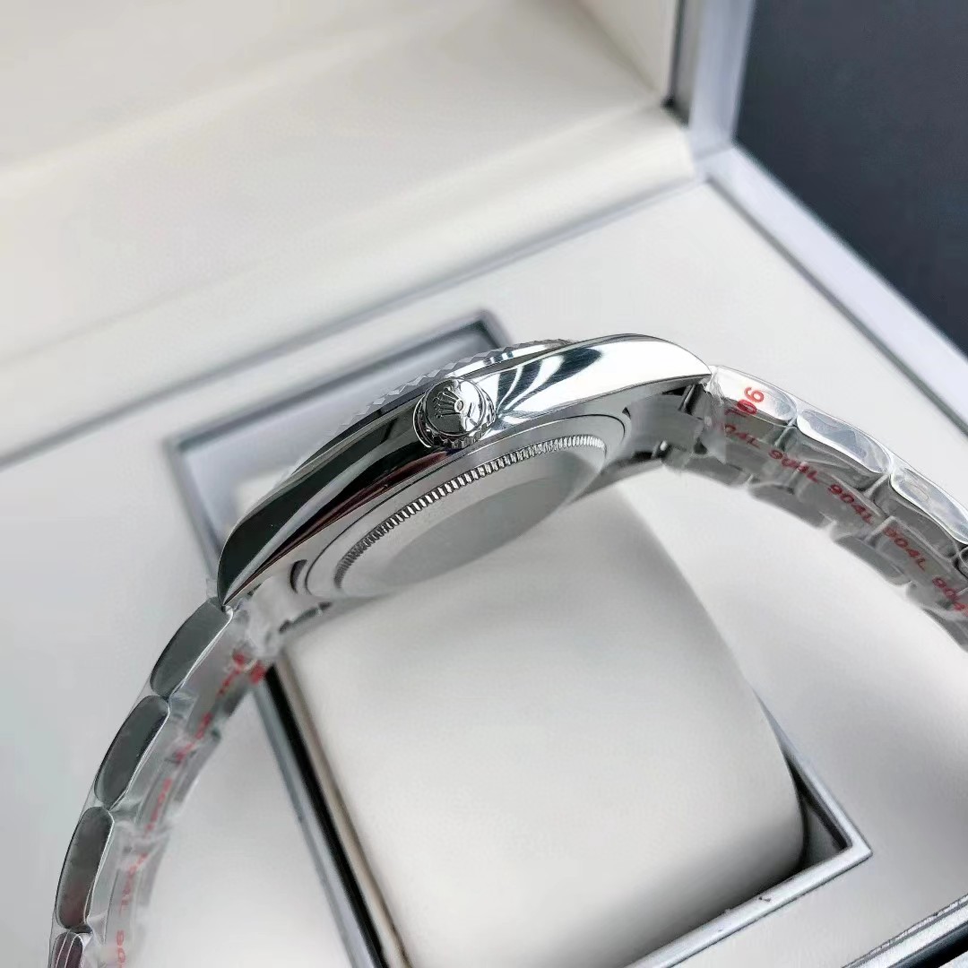 Rolex Datejust Watch   41mm - DopestKickz