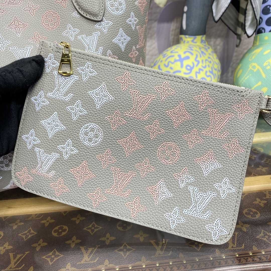 Louis Vuitton Blossom MM (30*27.5*16cm)  M23387 - DopestKickz