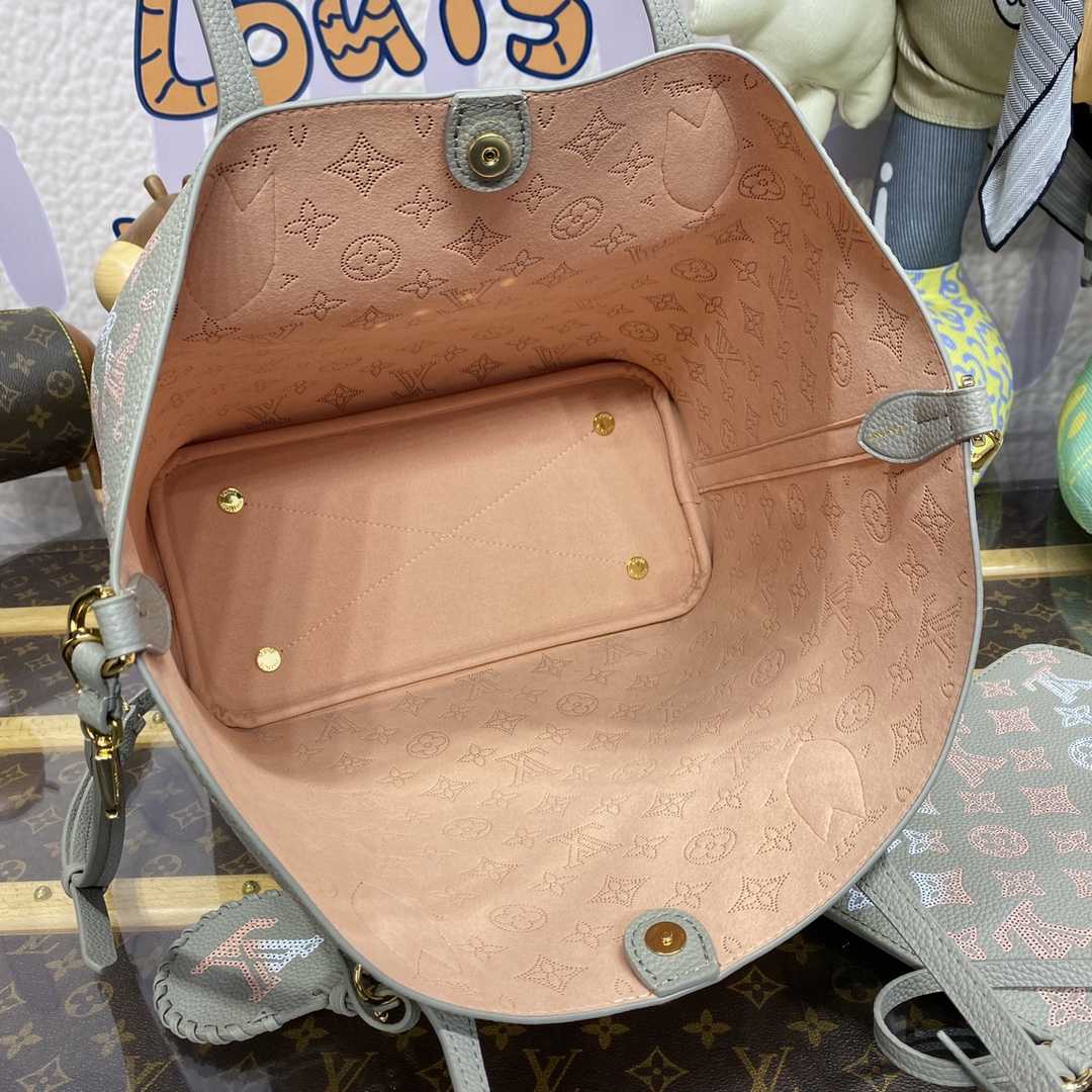 Louis Vuitton Blossom MM (30*27.5*16cm)  M23387 - DopestKickz