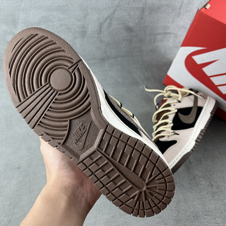 Nike Dunk Low  Sneaker    DR9704-200 - DopestKickz