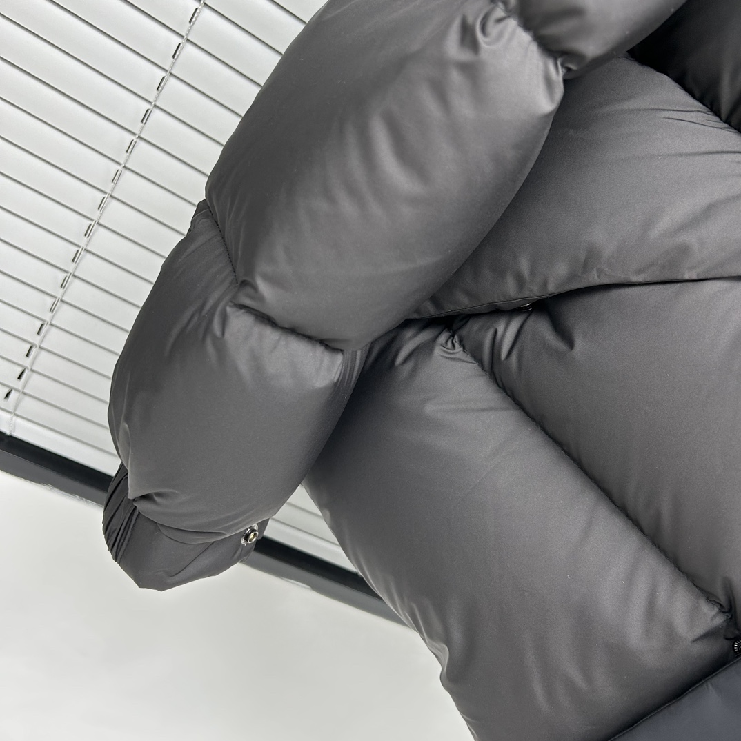 Moncler Maderia Logo-embossed Padded Jacket - DopestKickz