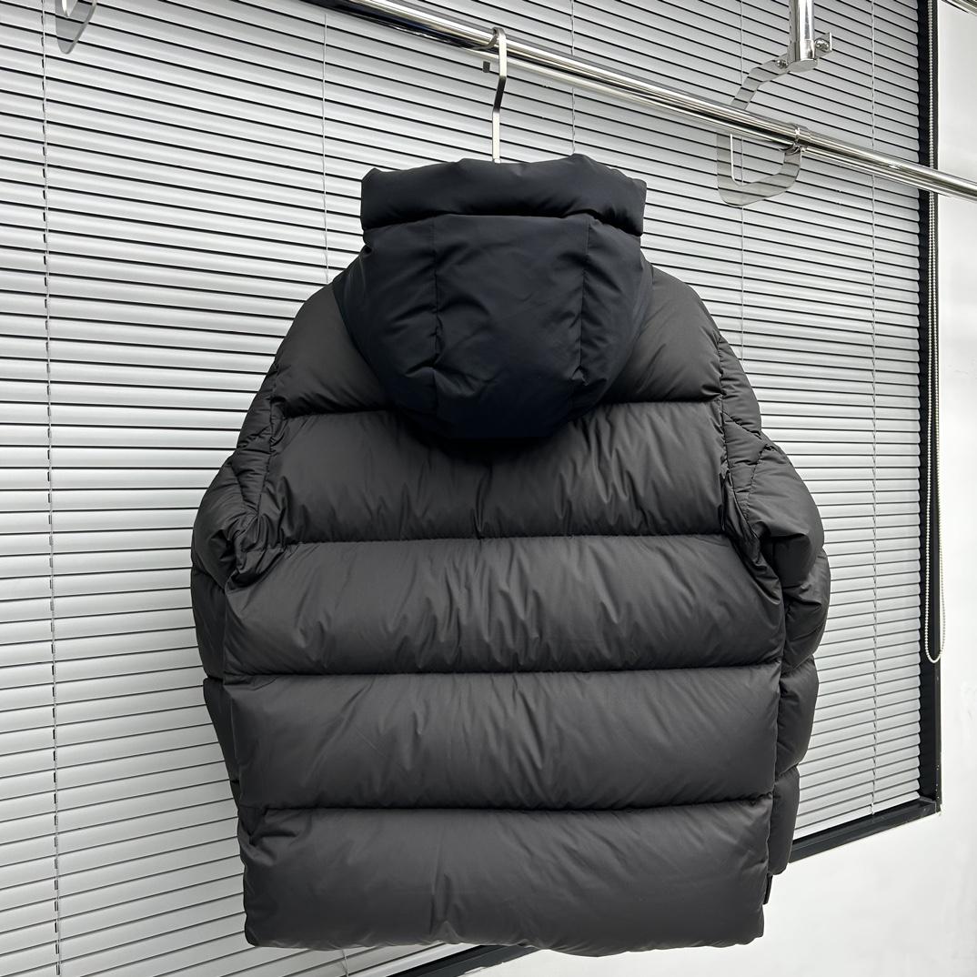Moncler Maderia Logo-embossed Padded Jacket - DopestKickz