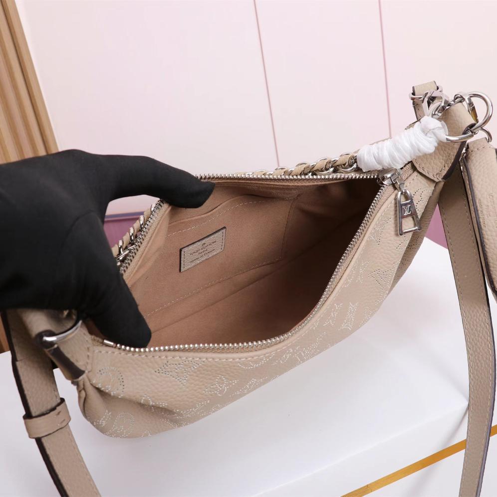 Louis Vuitton Baia PM (26 *17 *7.5cm)    M22820 - DopestKickz
