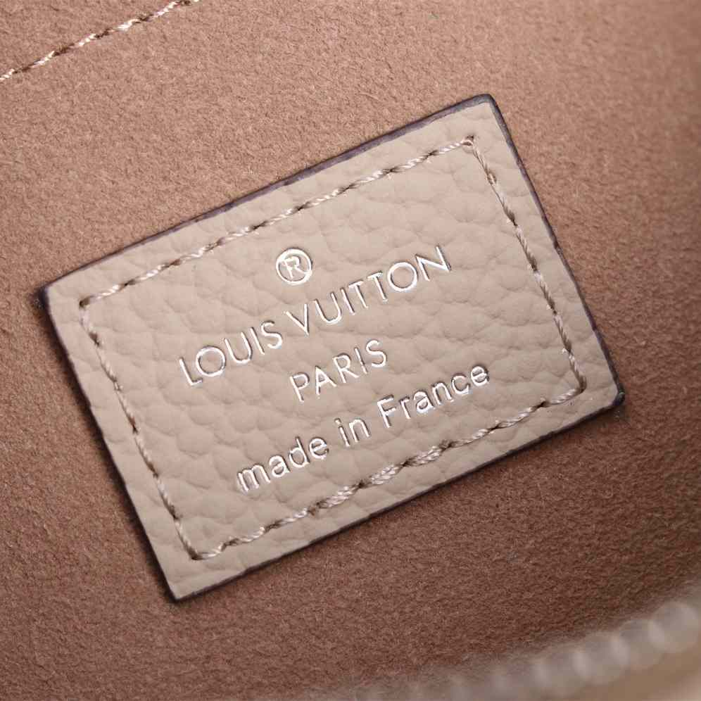 Louis Vuitton Baia PM (26 *17 *7.5cm)    M22820 - DopestKickz