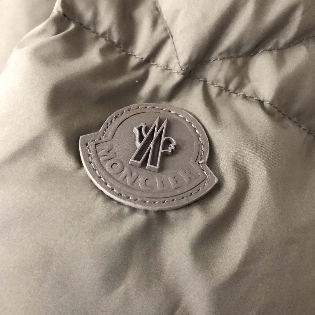 Moncler Besbre Short Down Jacket - DopestKickz