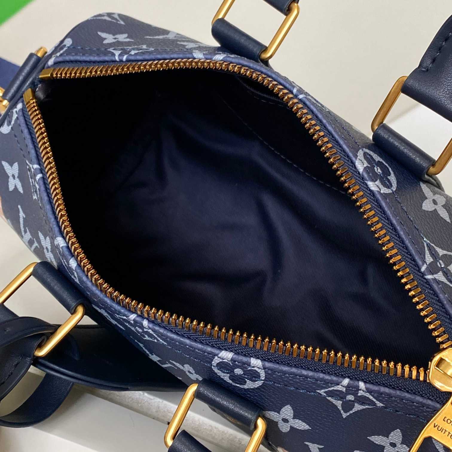 Louis Vuitton Keepall Bandoulière 25(21x12x9cm)  M46804 - DopestKickz