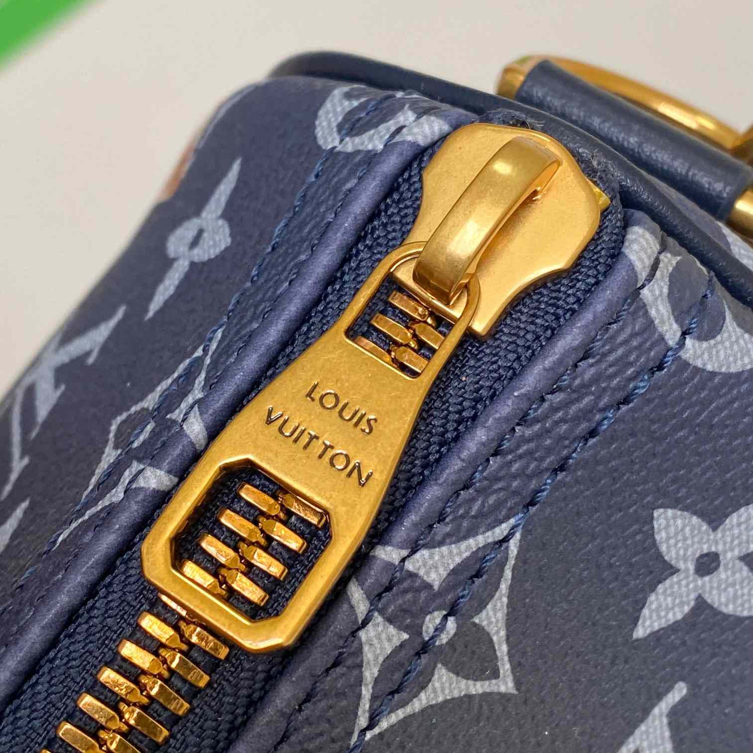 Louis Vuitton Keepall Bandoulière 25(21x12x9cm)  M46804 - DopestKickz