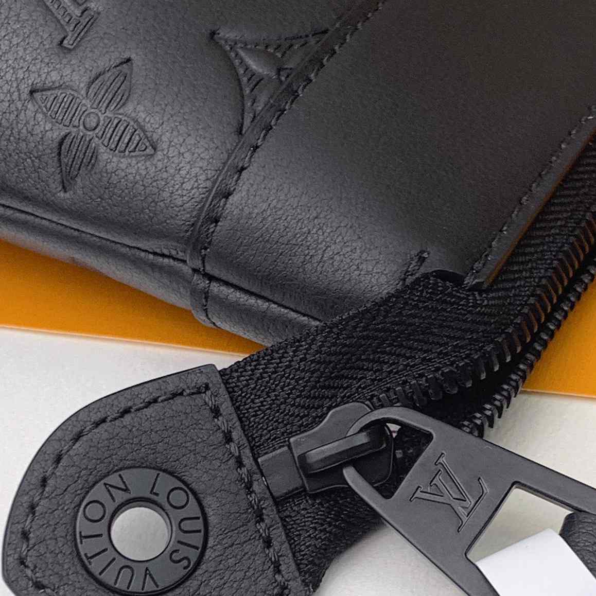 Louis Vuitton Pochette Voyage Souple (32 x 21 x 8cm)  M82545 - DopestKickz