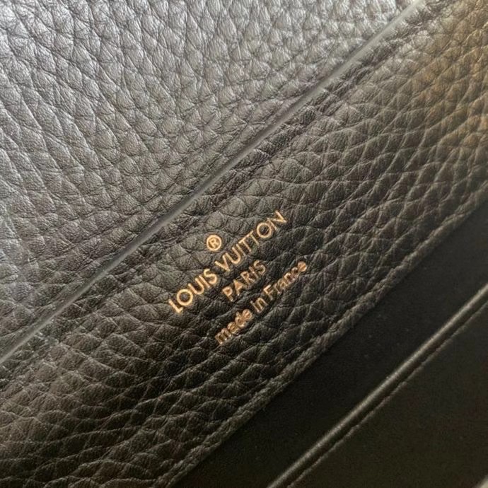 Louis Vuitton Capucines Mini (21-14-8cm)   M56071 - DopestKickz