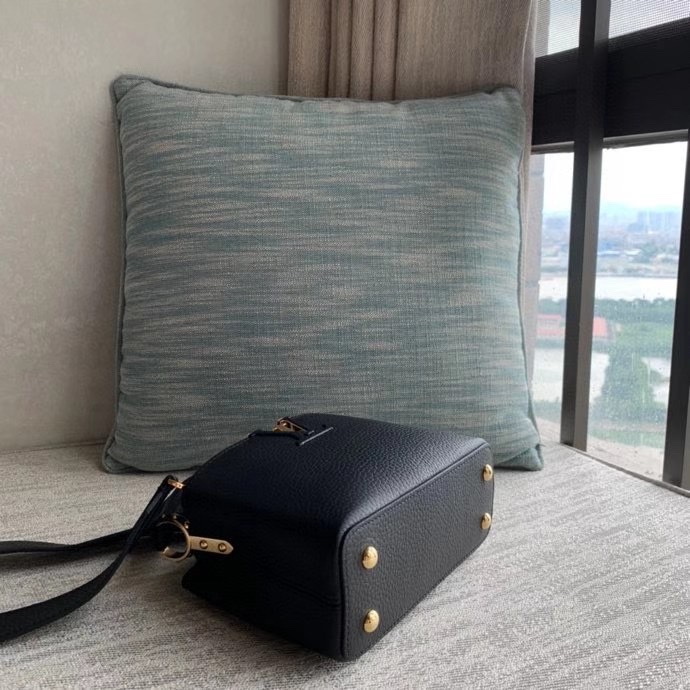 Louis Vuitton Capucines Mini (21-14-8cm)   M56071 - DopestKickz