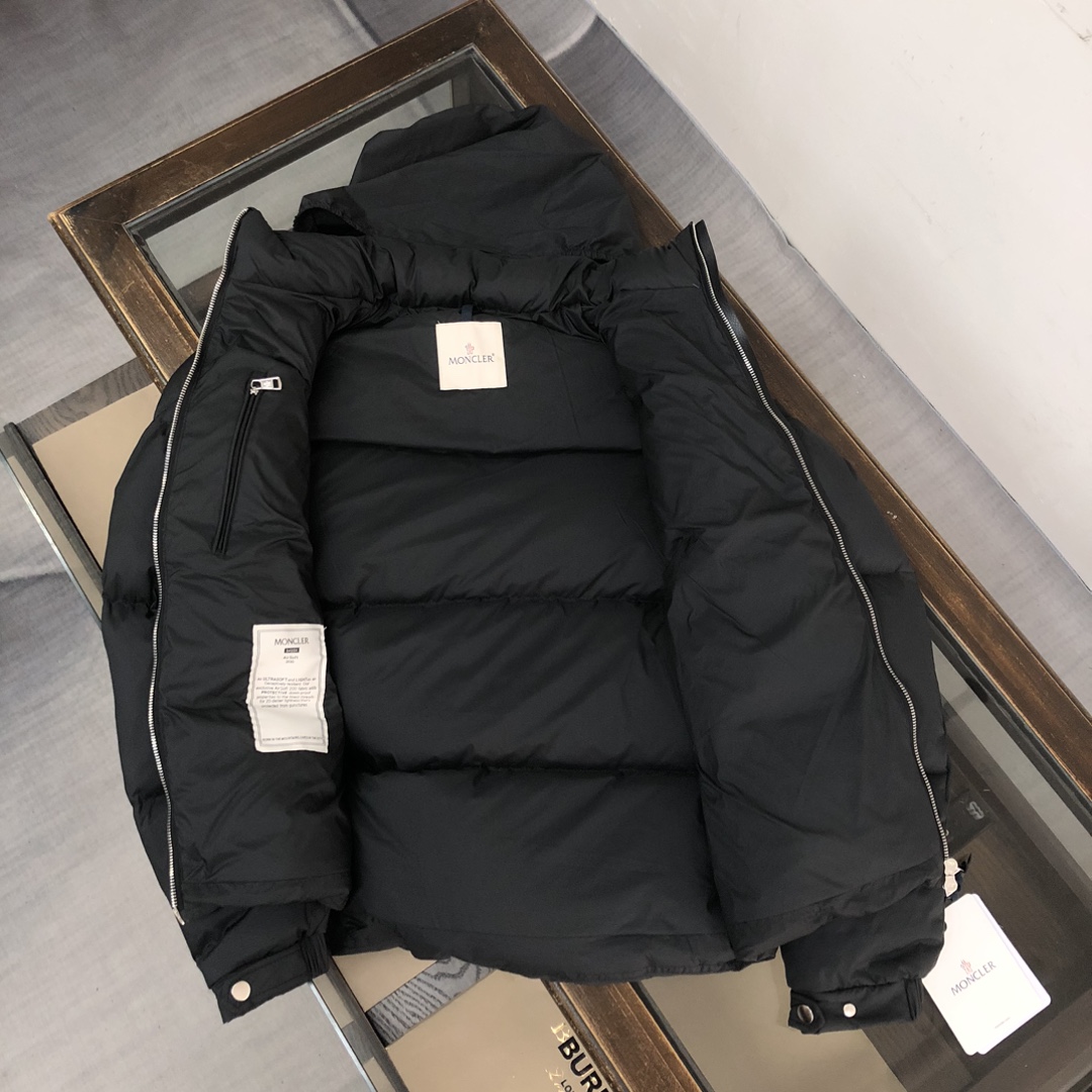 Moncler Besbre Short Down Jacket - DopestKickz