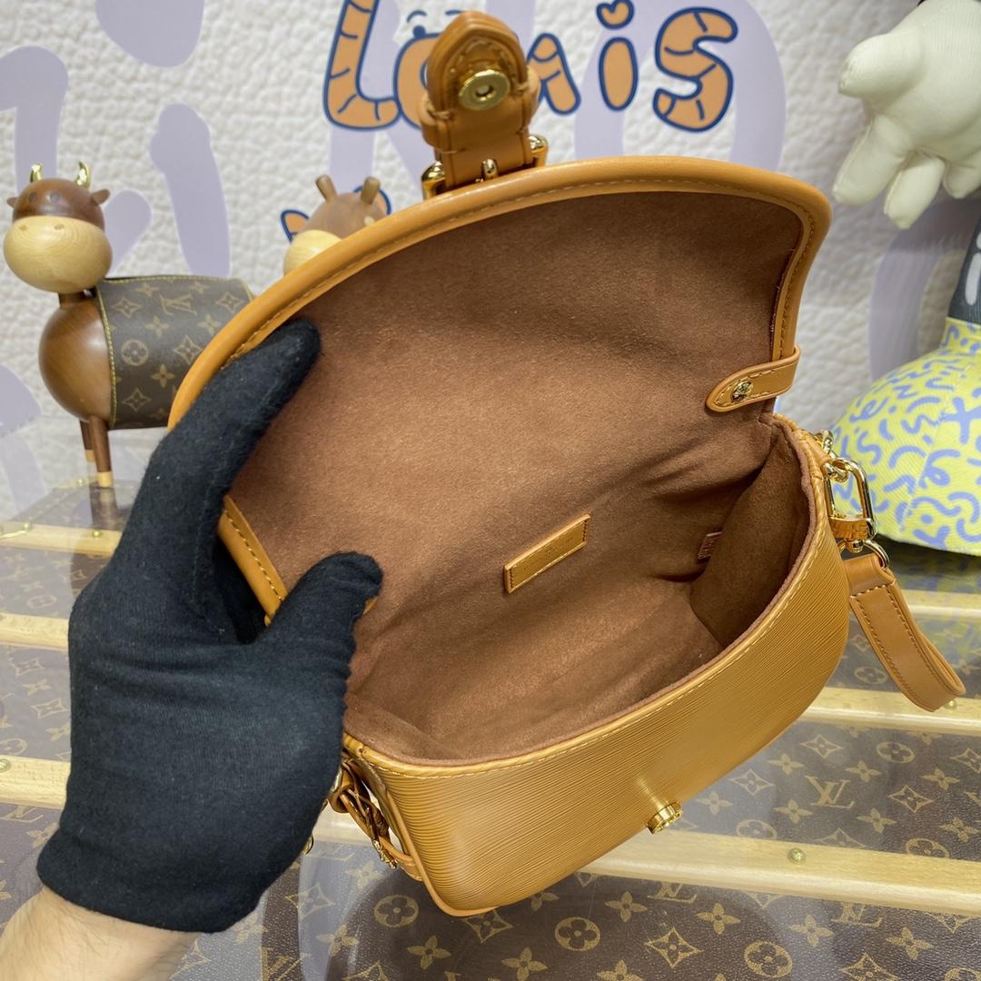 Louis Vuitton Saumur BB  (20-16-7.5CM)   M23471 - DopestKickz