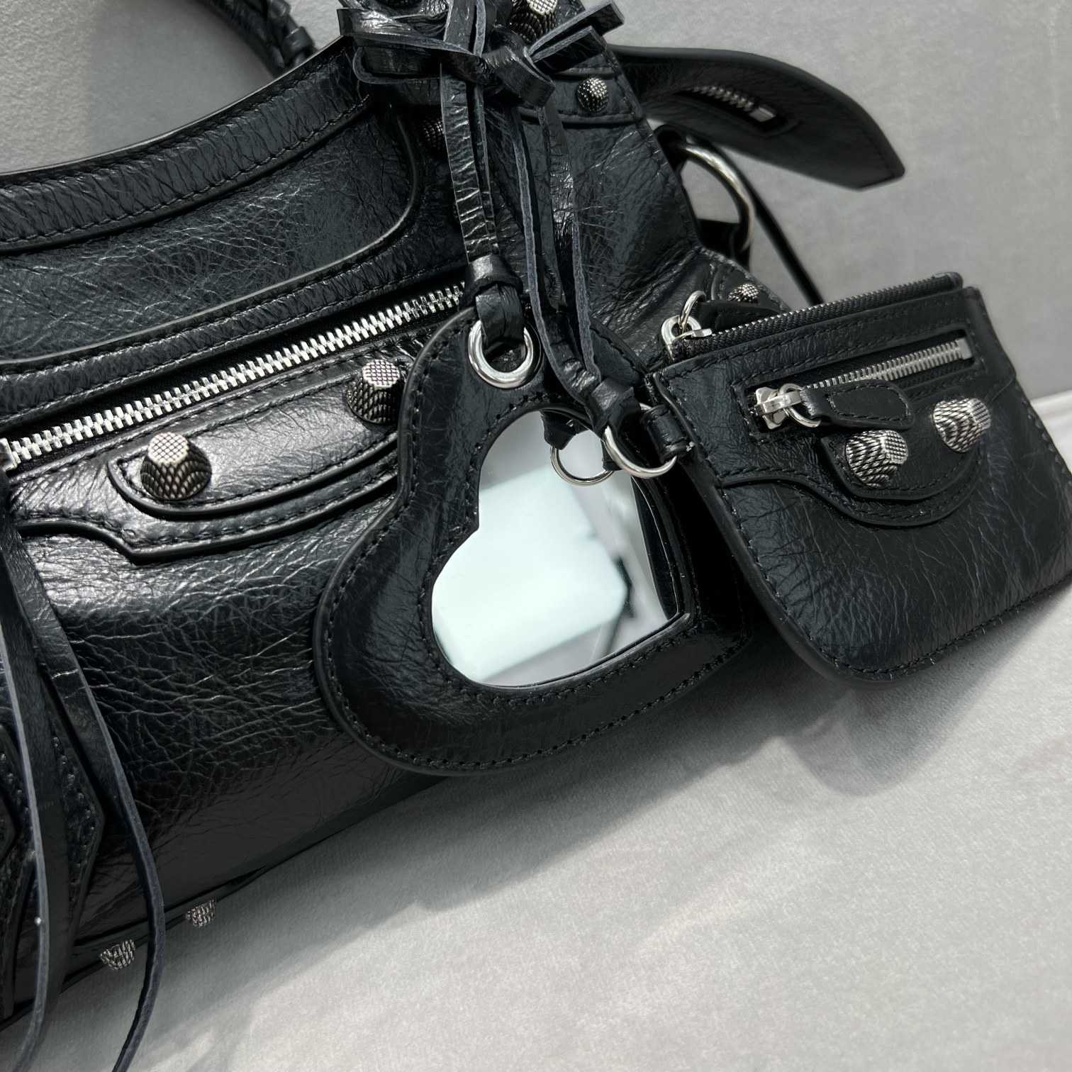 Balenciaga Neo Cagole Xs Shoulder Bag (26x13x18cm) - DopestKickz