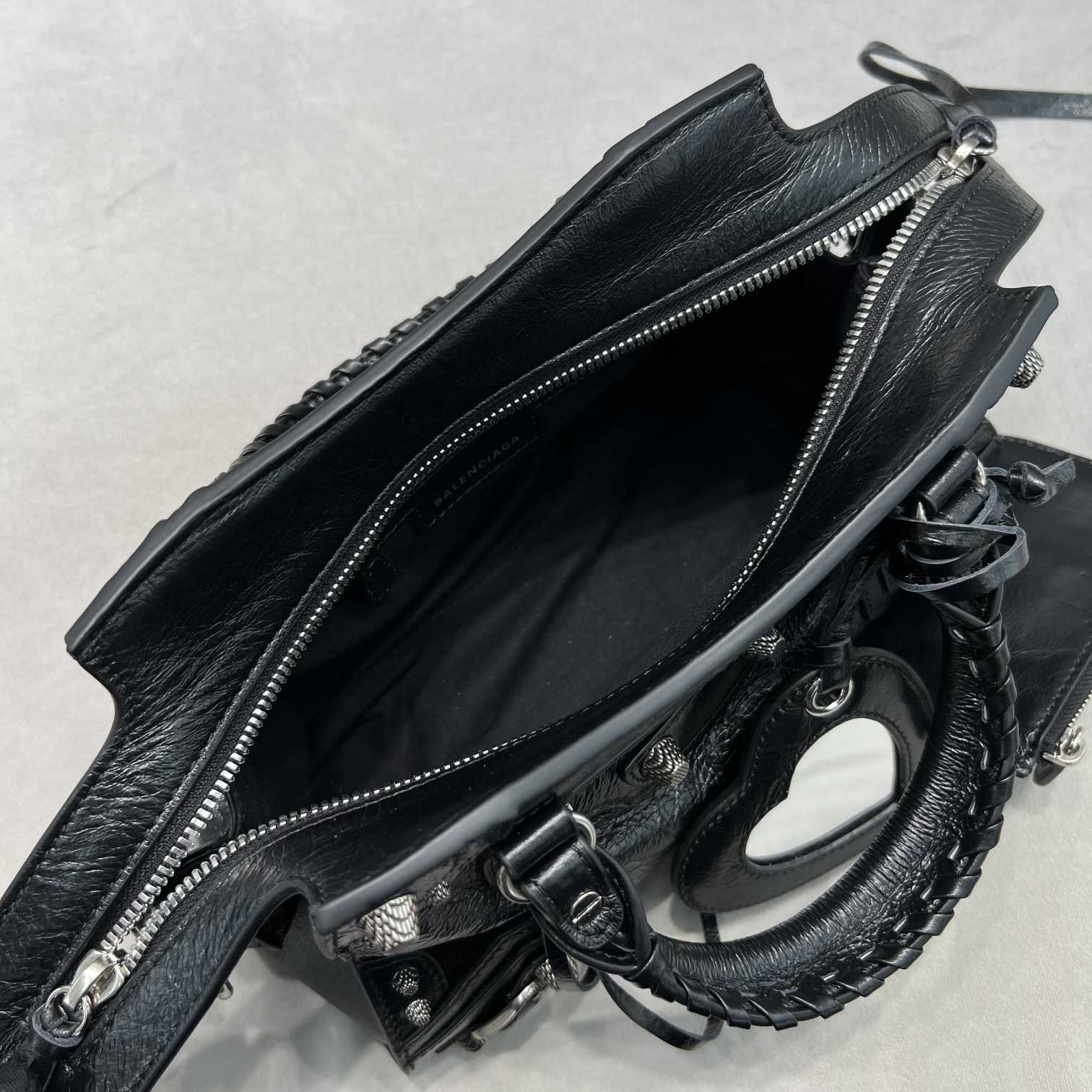 Balenciaga Neo Cagole Xs Shoulder Bag (26x13x18cm) - DopestKickz