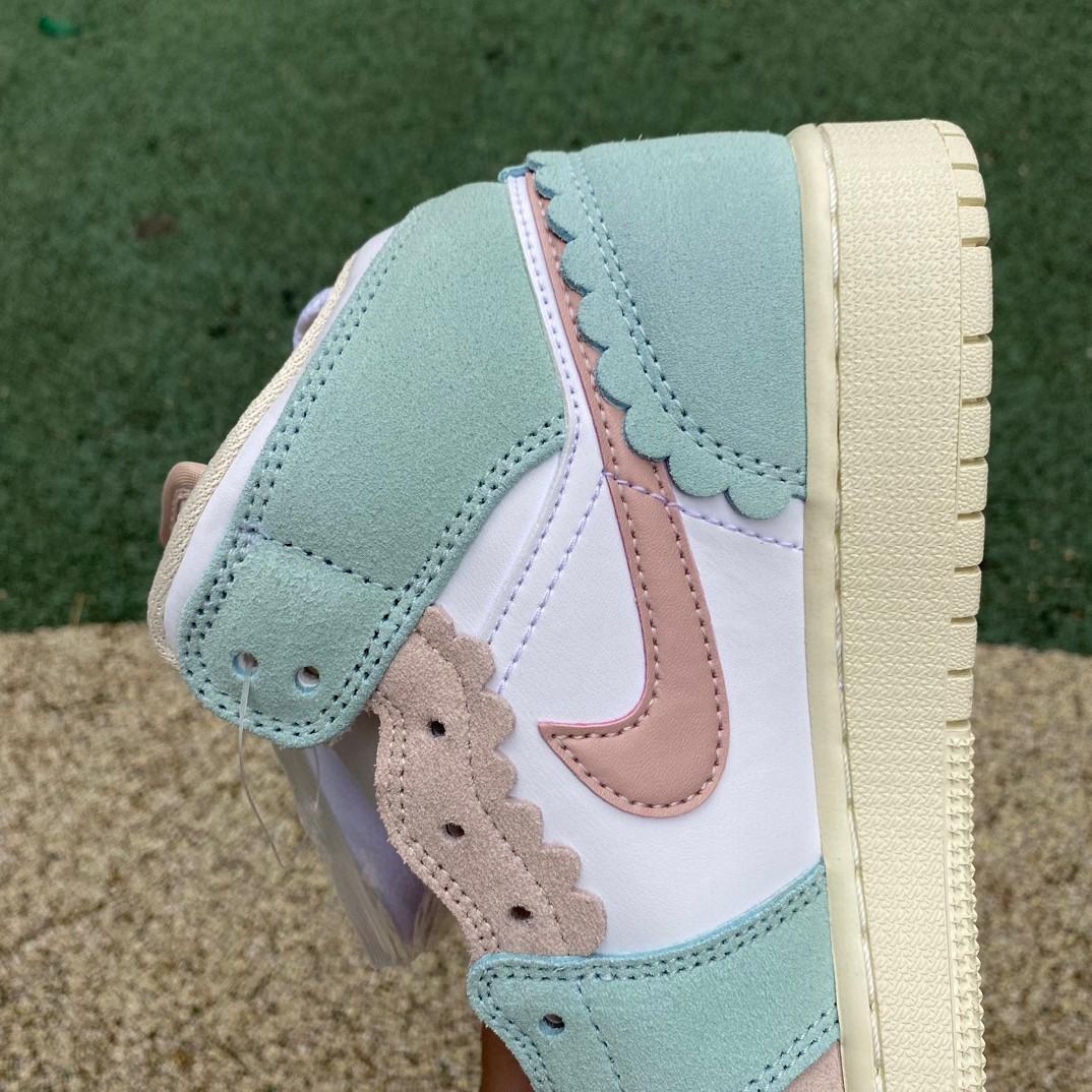 Air Jordan 1 Mid SE AJ1 Sneaker     DZ5361-100 - DopestKickz