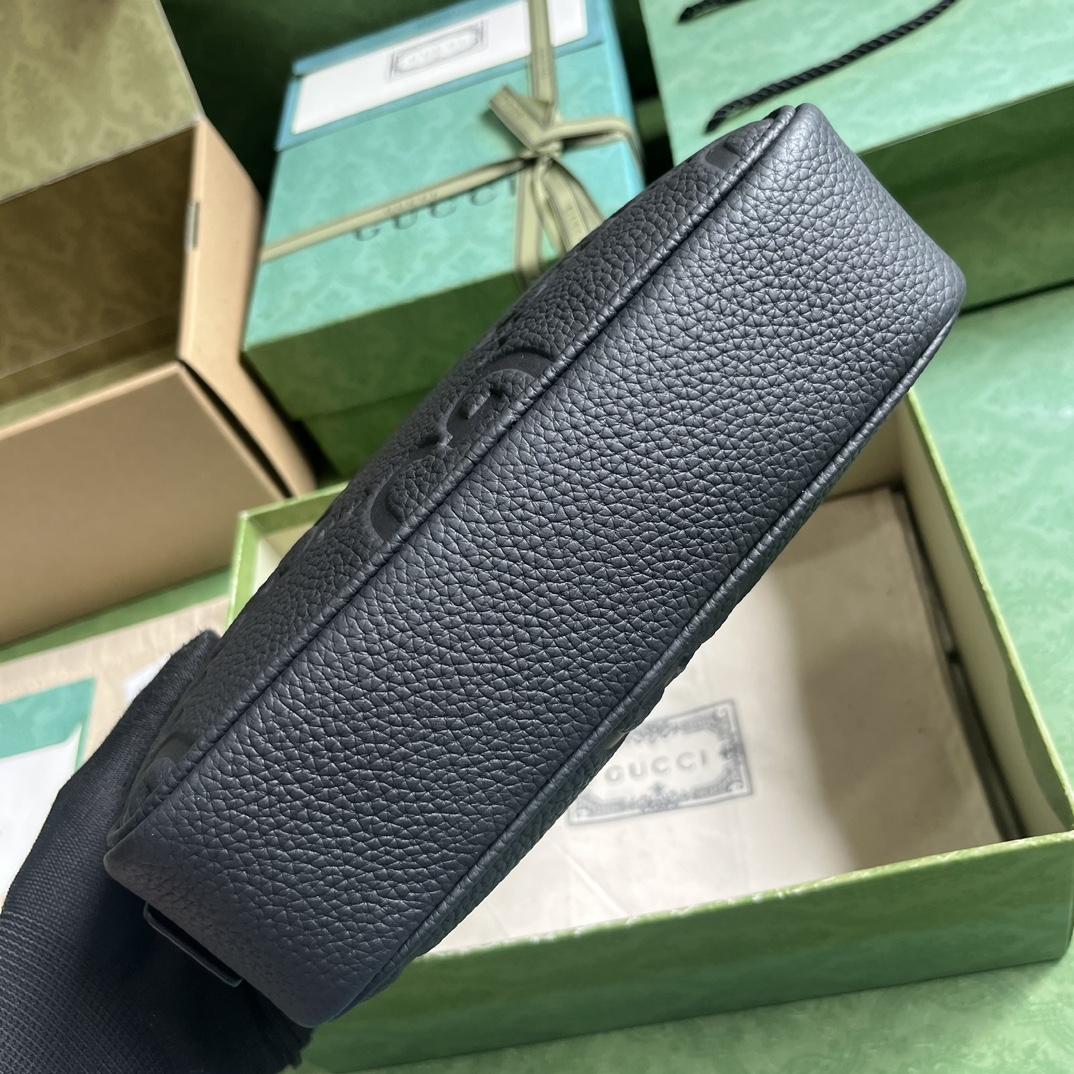 Gucci Jumbo GG Toiletry Case  (23x 14.5x 6.5cm) - DopestKickz