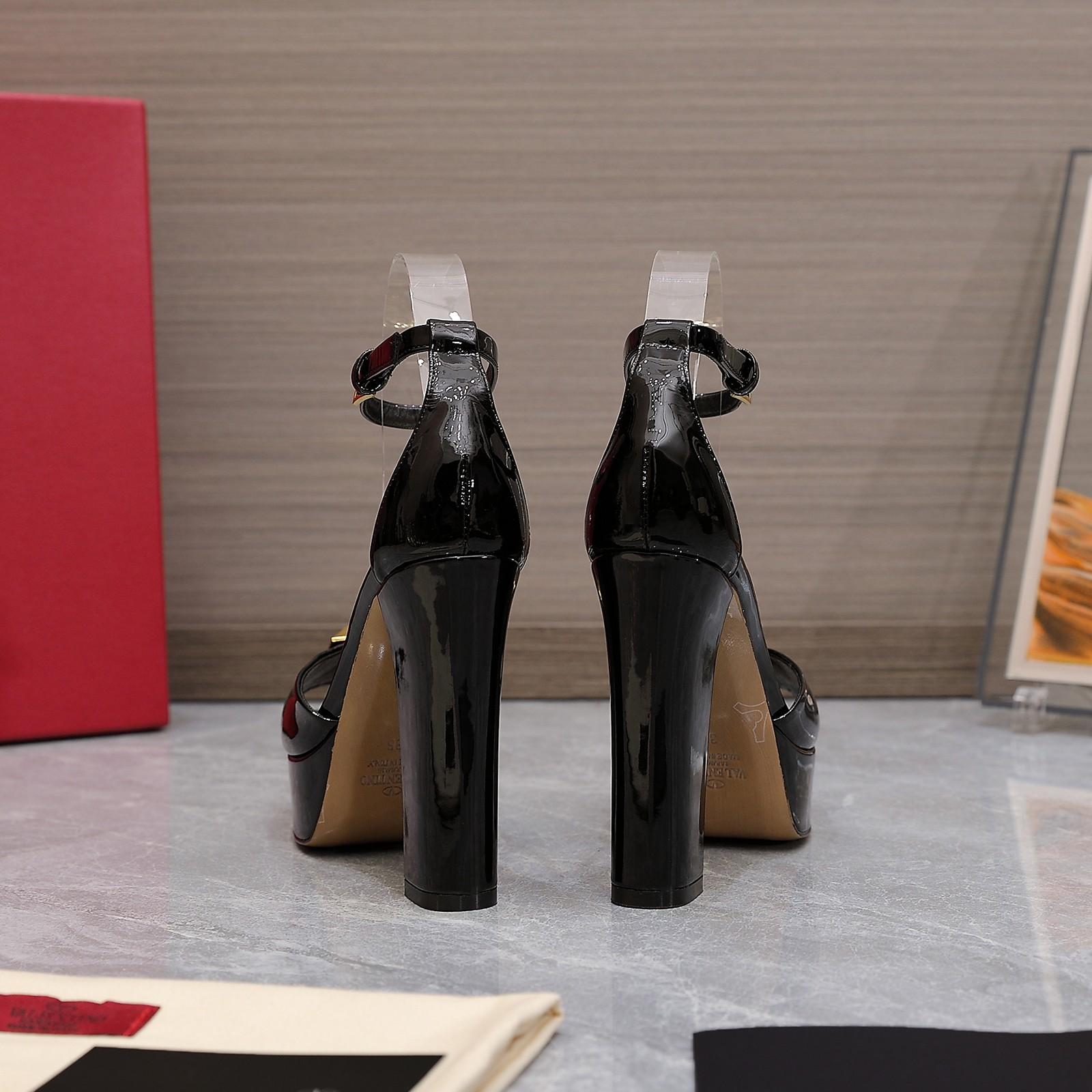 Valenti Garavani One Stud 130mm Patent Leather Sandals - DopestKickz