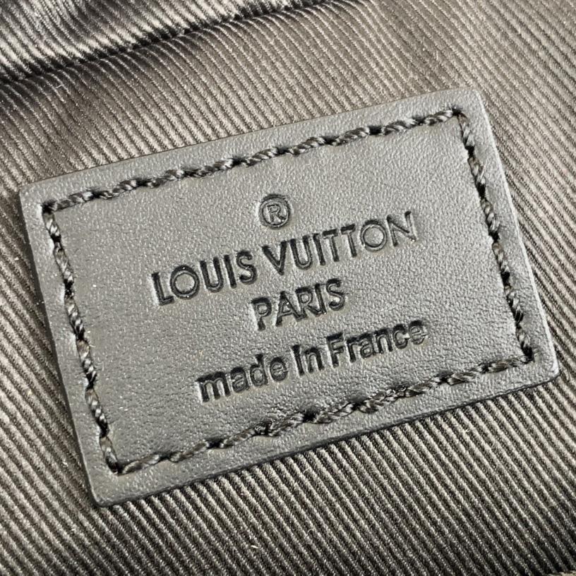 Louis Vuitton Pilot Briefcase (39 x 29 x 6cm)  M23778 - DopestKickz