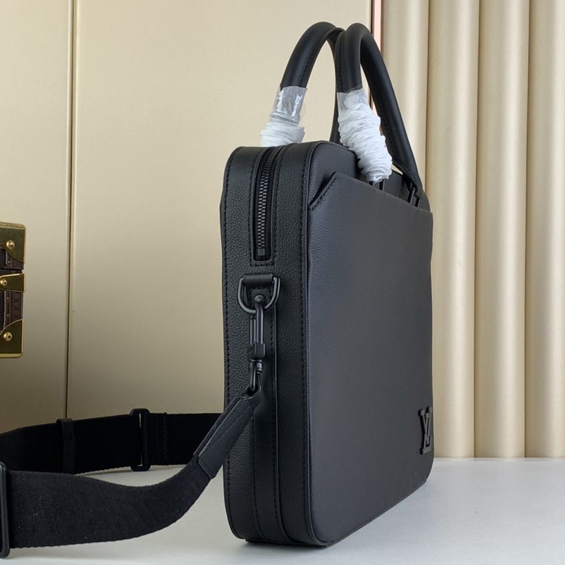 Louis Vuitton Pilot Briefcase (39 x 29 x 6cm)  M23778 - DopestKickz