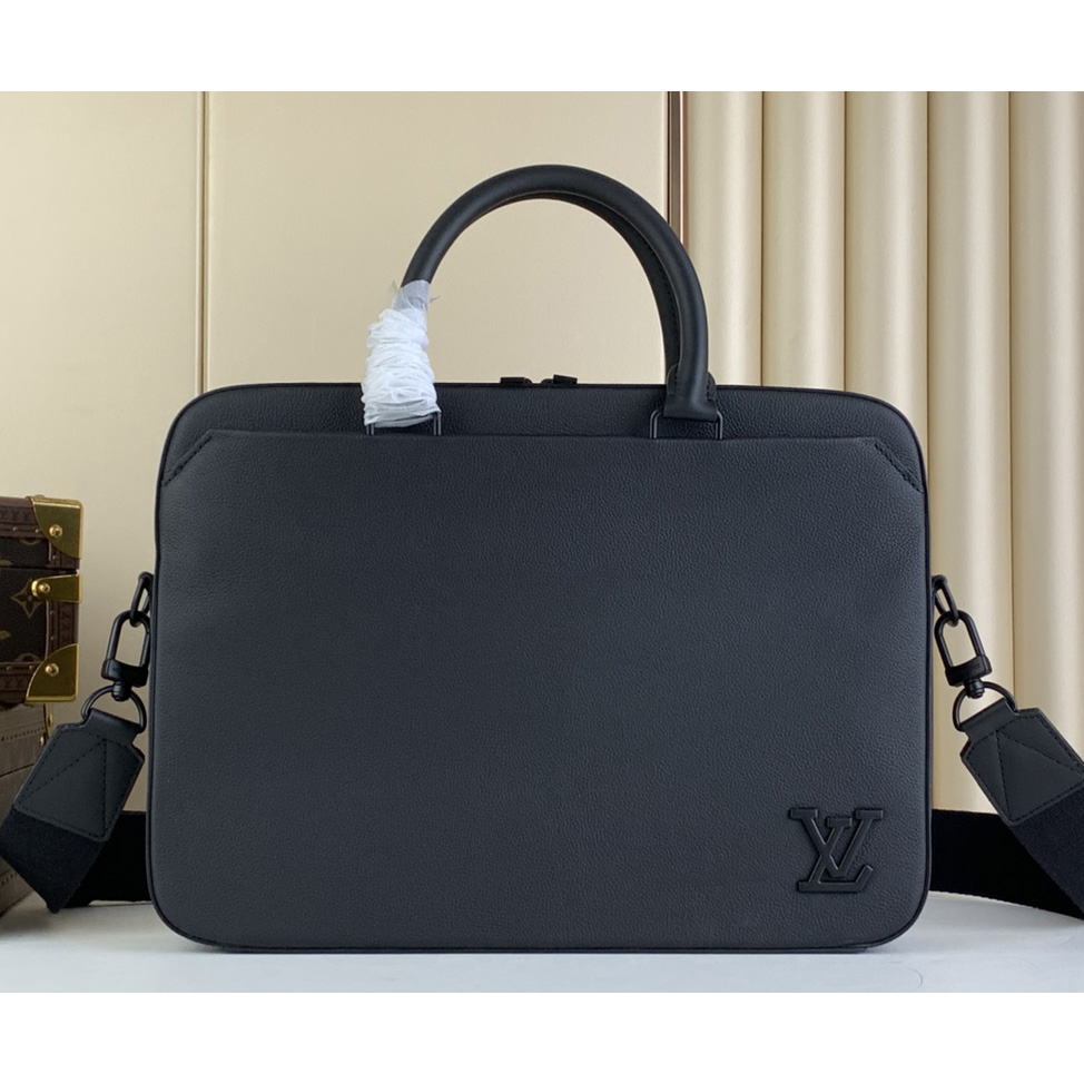 Louis Vuitton Pilot Briefcase (39 x 29 x 6cm)  M23778 - DopestKickz