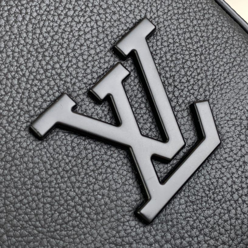 Louis Vuitton Pilot Briefcase (39 x 29 x 6cm)  M23778 - DopestKickz