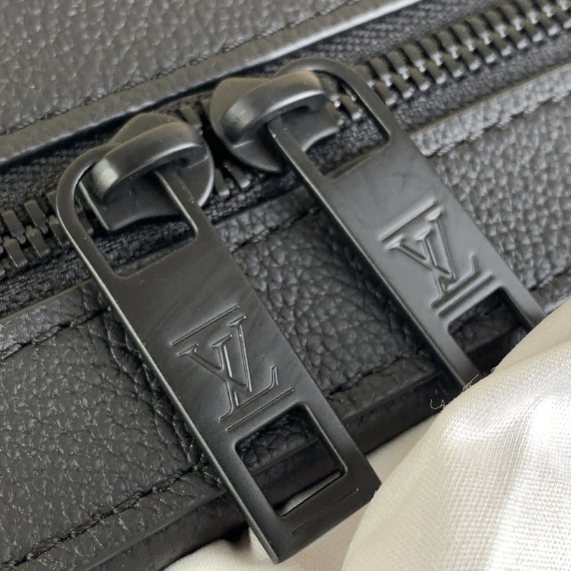 Louis Vuitton Pilot Briefcase (39 x 29 x 6cm)  M23778 - DopestKickz