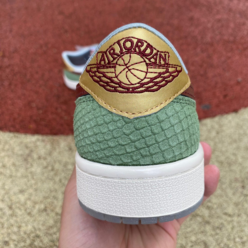 Air Jordan 1 Retro Low Sneaker     FN3727-100 - DopestKickz