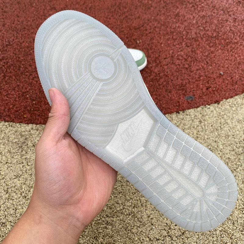 Air Jordan 1 Retro Low Sneaker     FN3727-100 - DopestKickz