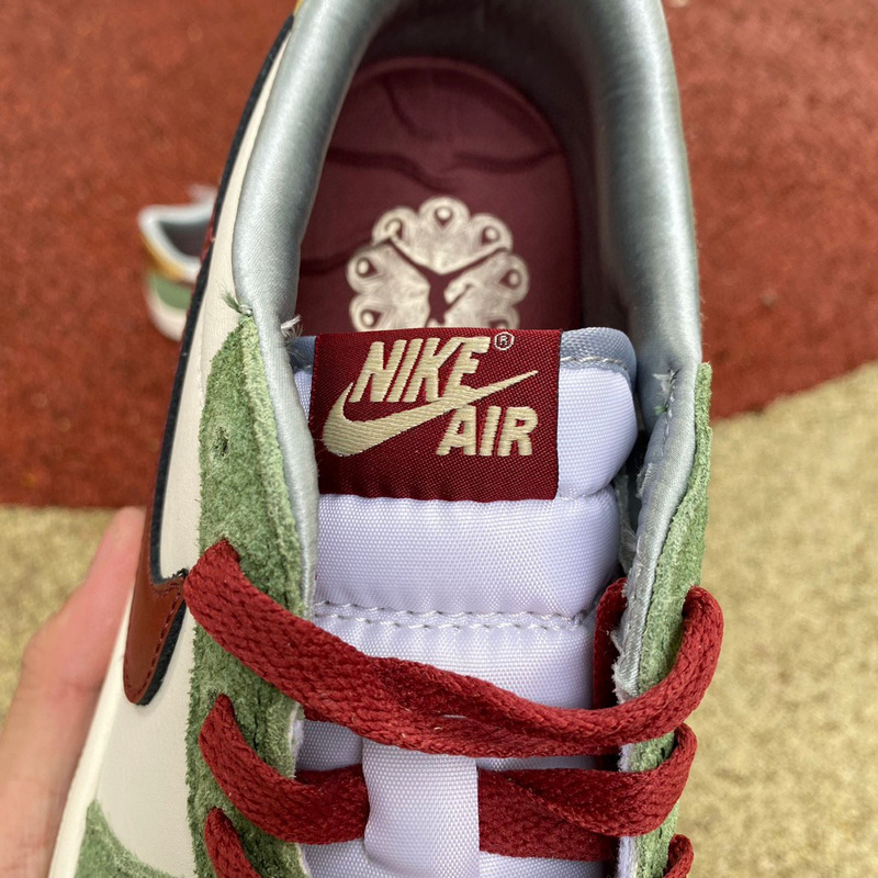 Air Jordan 1 Retro Low Sneaker     FN3727-100 - DopestKickz