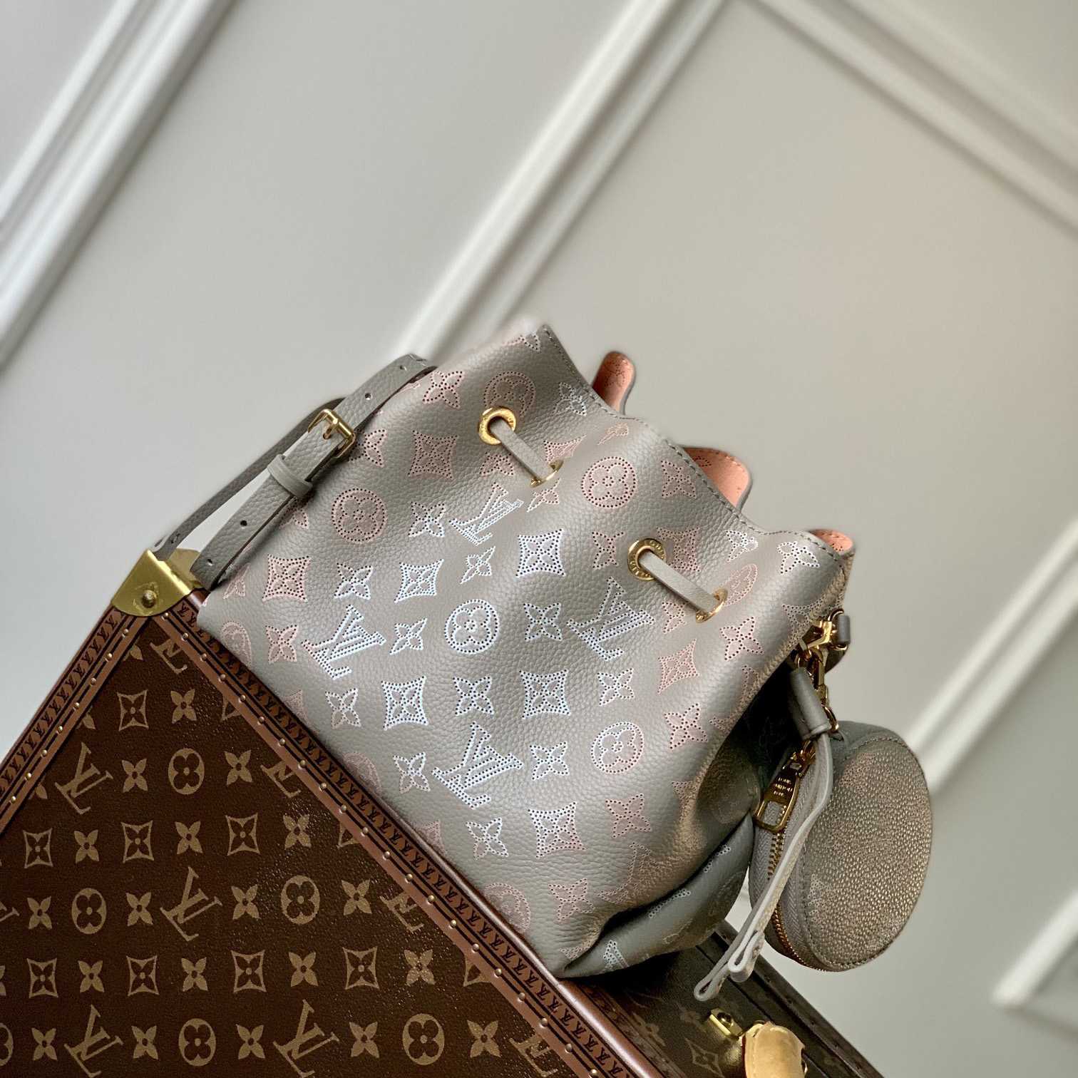 Louis Vuitton Bella (19×22×14cm)  M23388 - DopestKickz
