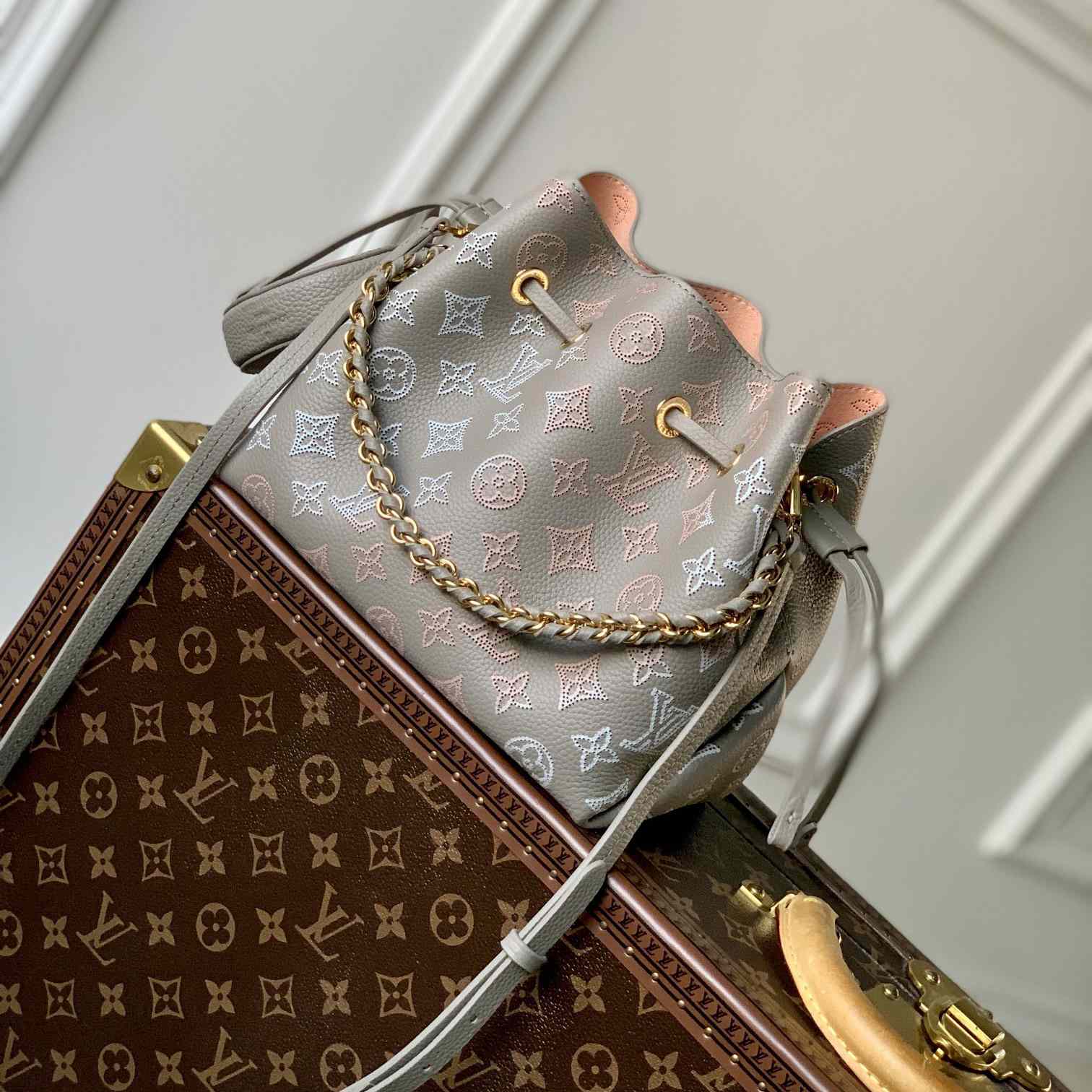 Louis Vuitton Bella (19×22×14cm)  M23388 - DopestKickz