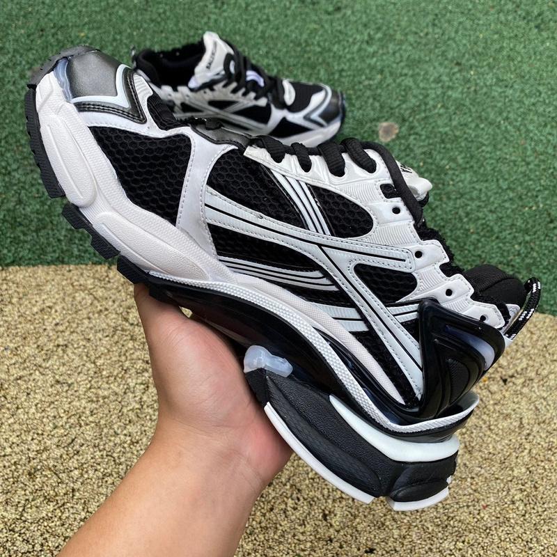 Balenciaga Runner 7.5  Sneaker  - DopestKickz
