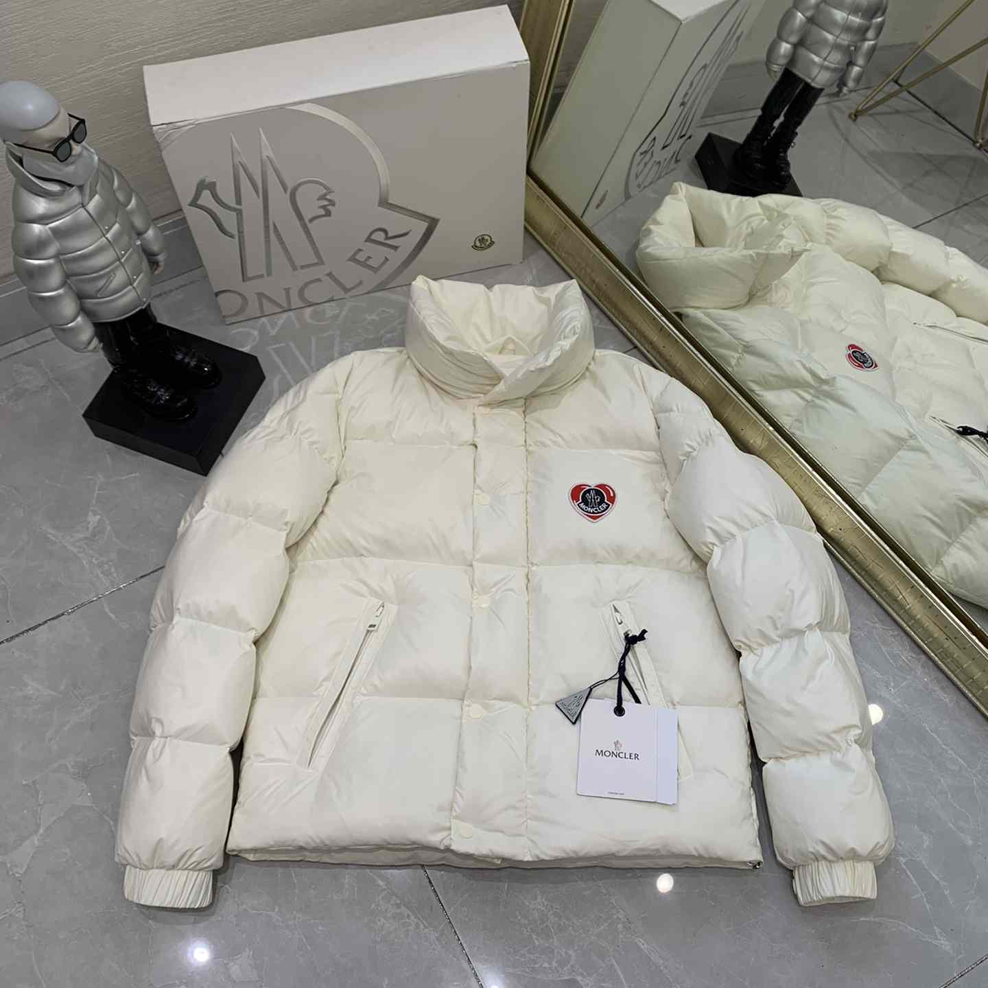Moncler Misam short down jacket - DopestKickz