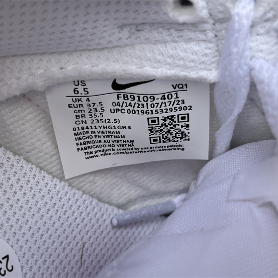 Nike SB Dunk Low  Sneakers     FB9109-401 - DopestKickz