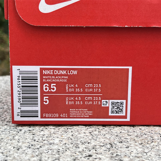 Nike SB Dunk Low  Sneakers     FB9109-401 - DopestKickz