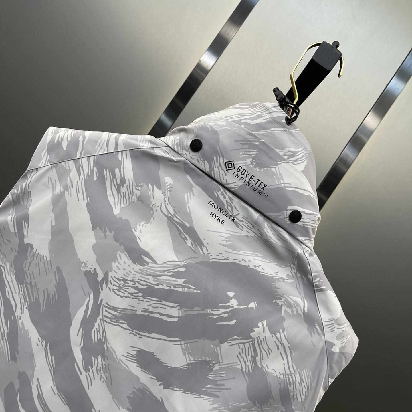 Moncler x HYKE Vanilis Padded Gilet - DopestKickz